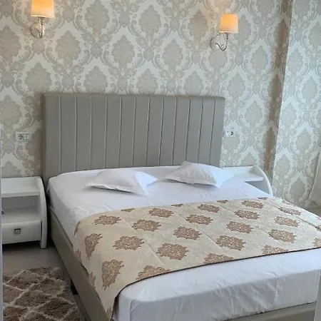 Apartament Adi דירה *