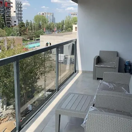 דירה Apartament Adi *