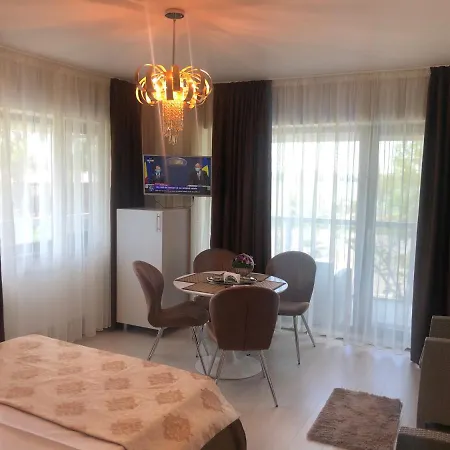 דירה Apartament Adi מאמאיה
