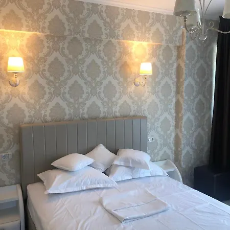 Apartament Adi *
