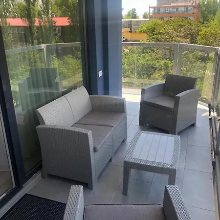 Apartament Adi *