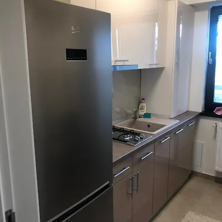 Apartament Adi * מאמאיה