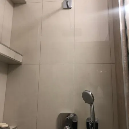 דירה Apartament Adi *
