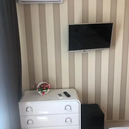 Apartament Adi Apartment *