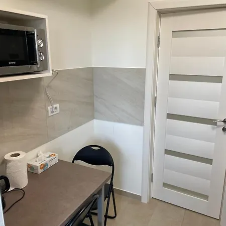 Apartament Adi *